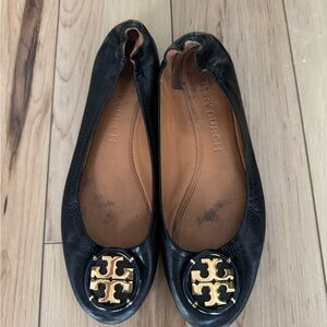 Tory Burch Black Leather Logo Round-Toe Ballet Flats